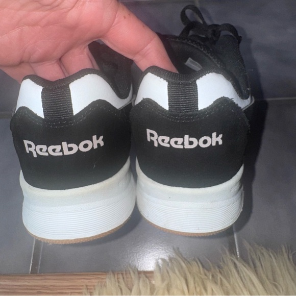 Reebok dust 7.5 women’s Classic Black and White Athletic Shoes retro - Picture 4 of 12